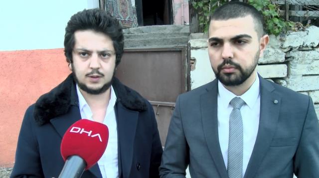 Engelli eşinin arkasından yürüyen kadın iki araç arasında kalarak yaşamını yitirdi
